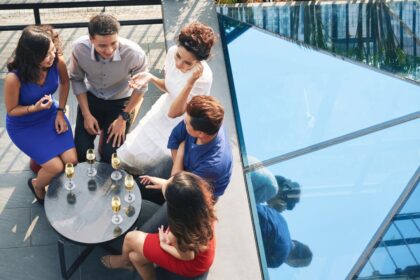 Descubra as diferenças entre condomínio clube e tradicional, compare custos, lazer, segurança e veja qual oferece a melhor valorização para sua família.