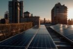 Descubra como soluções sustentáveis no mercado imobiliário reduzem custos, valorizam imóveis e transformam condomínios com inovação.