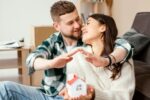 Descubra se vale a pena contratar seguro residencial em 2025, coberturas essenciais, custos e dicas para proteger seu imóvel e patrimônio.
