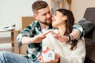 Descubra se vale a pena contratar seguro residencial em 2025, coberturas essenciais, custos e dicas para proteger seu imóvel e patrimônio.